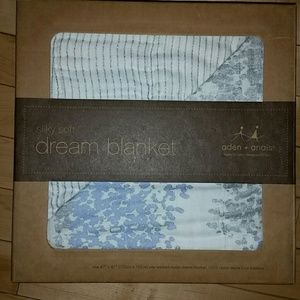 Aden + Anais silky soft dream blanket